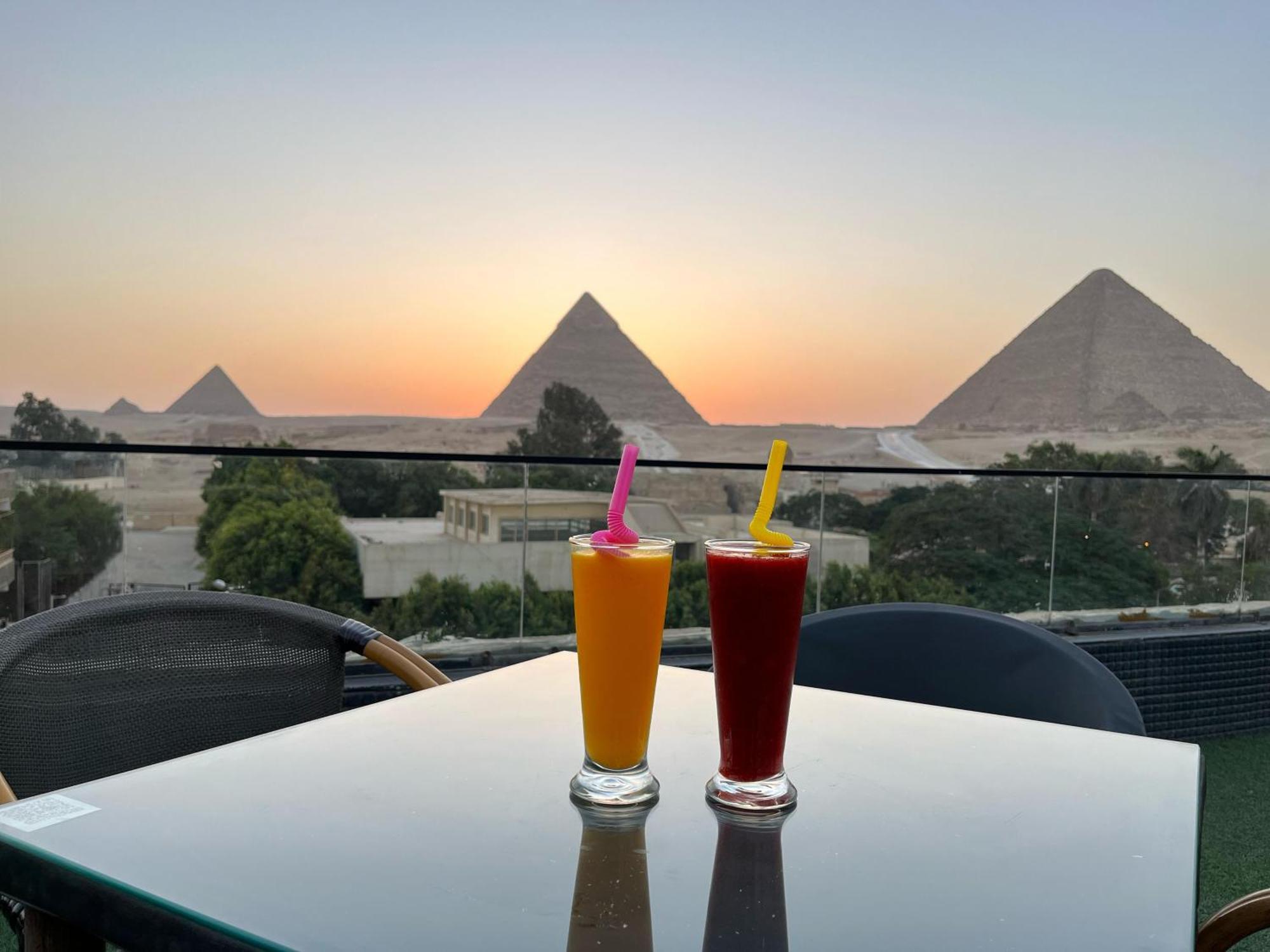 Shadow Pyramids Suites And Jacuzzi Kafrat al Jabal ภายนอก รูปภาพ